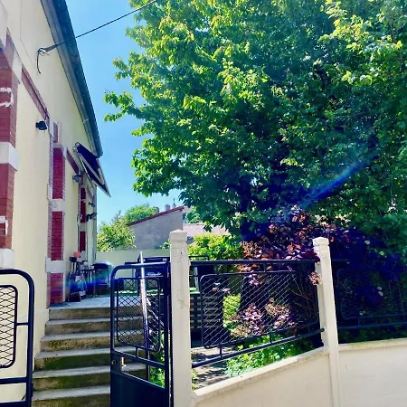 Rum i privatbostad Au Centre Tres Cosy Nancy