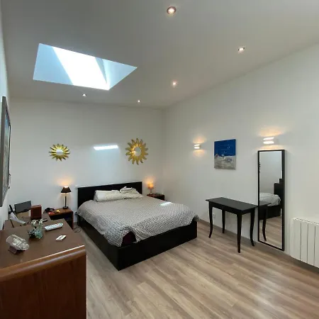 Au Centre Tres Cosy נאנסי